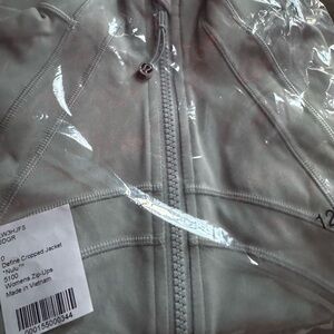 Lulu lemon jacket size 0